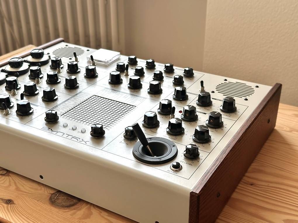 Erica Synths Musikinstrumente: Erica Synths Syntrx Modular Synthesizer – Gebraucht aus Zürich von noa_xn2m 1