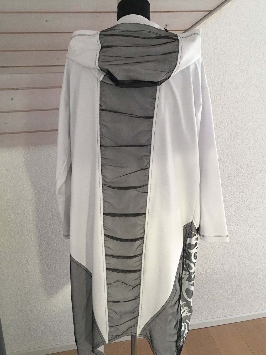 Giacche: Exklusive Jacke / Mantel – Nuovo (secondo la descrizione) da Lenggenwil venduto da Cschmidli 3