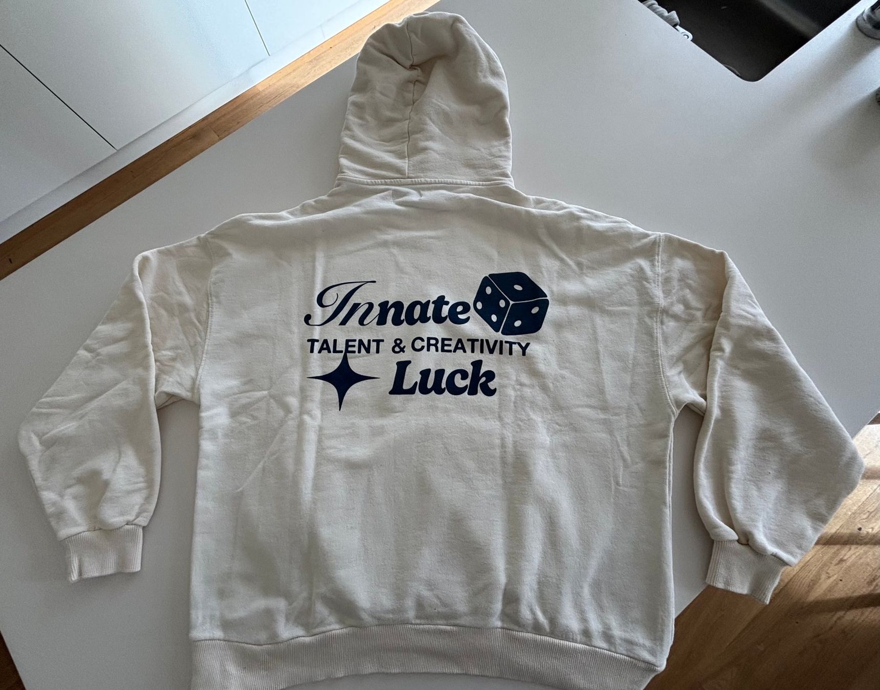 Pull&Bear Maglioni & Felpe: PULL&Bear Hoody-Sweatshirt, Grösse M – Usato da Rain venduto da ali_t2vz 1