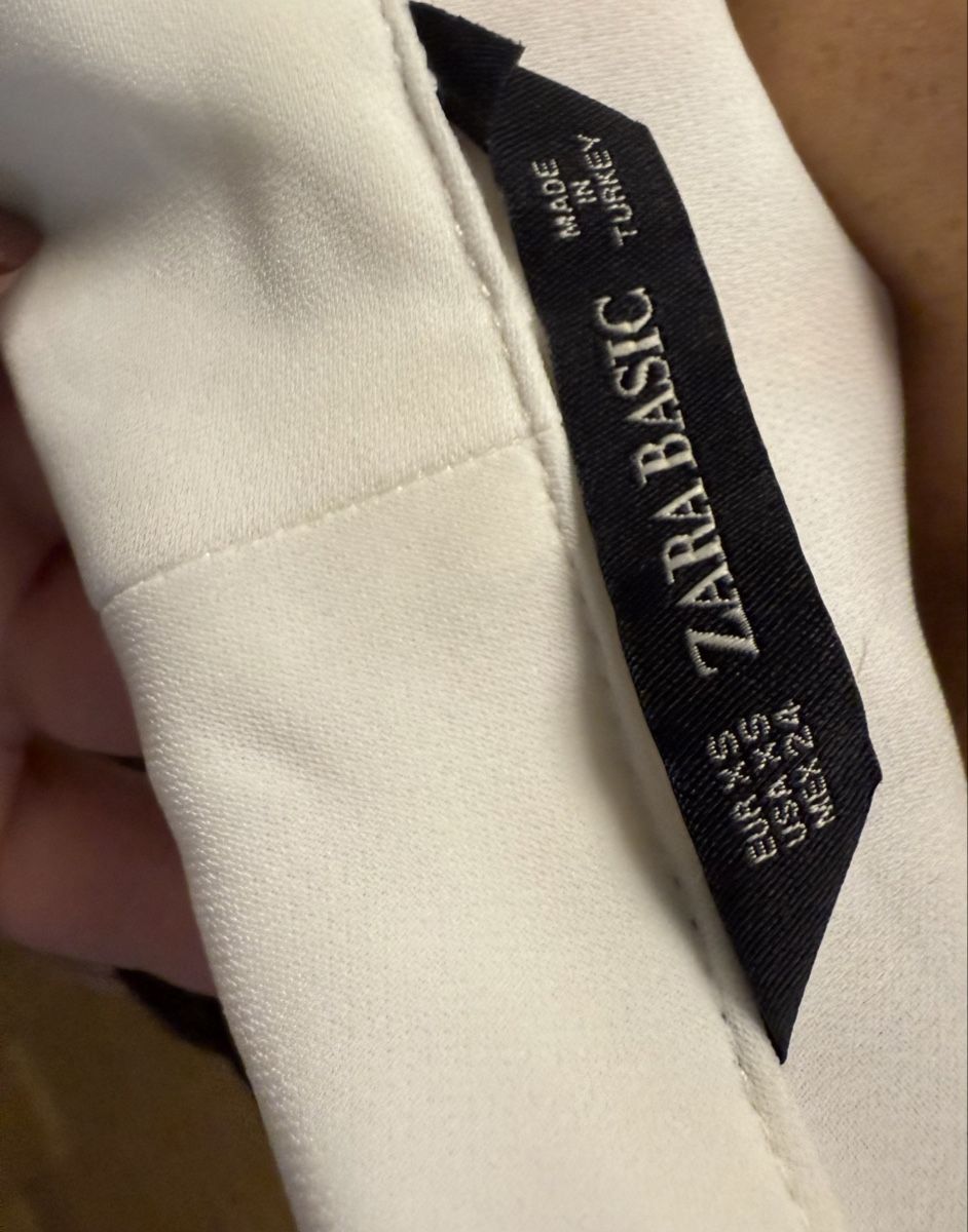 Zara Camicette: Chemisier Zara Basic, taille XS, blanc, élégant – Usato da Les Avanchets venduto da NR07 3