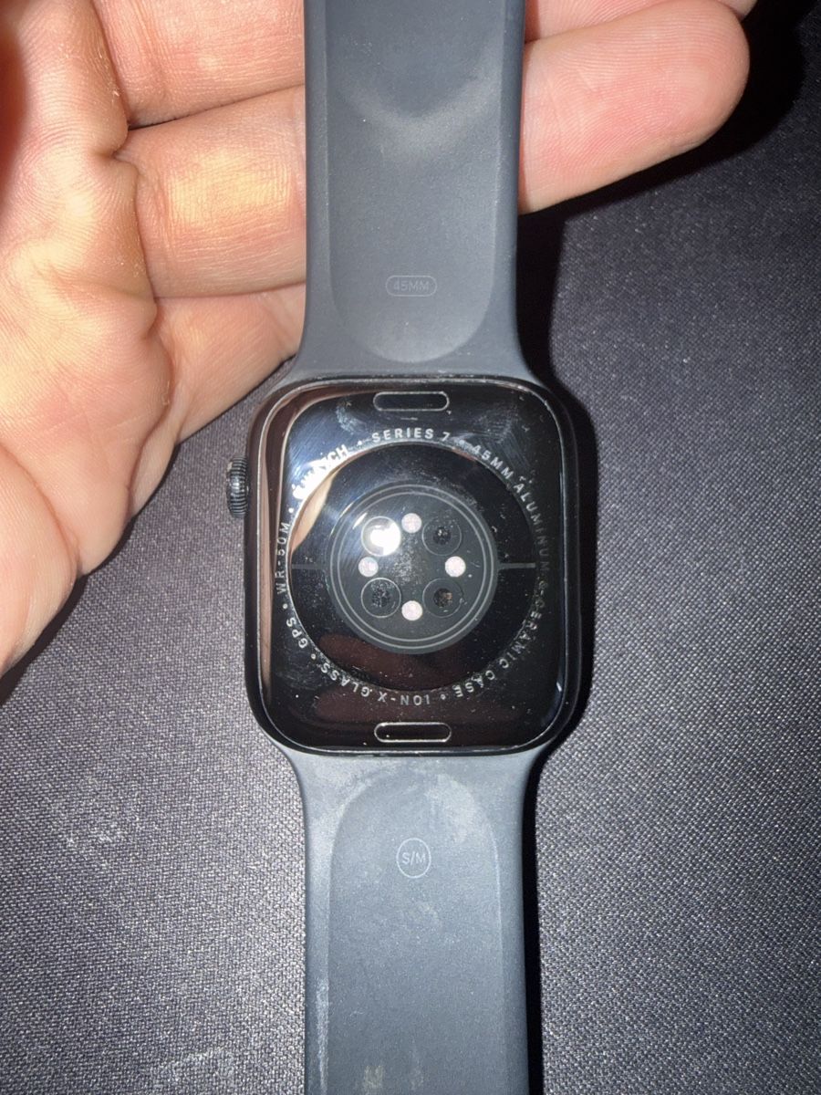 Apple Smartwatch: Apple Watch Series 7 GPS 45mm – D'occasion à Davos Dorf par Nino.Schneider 2