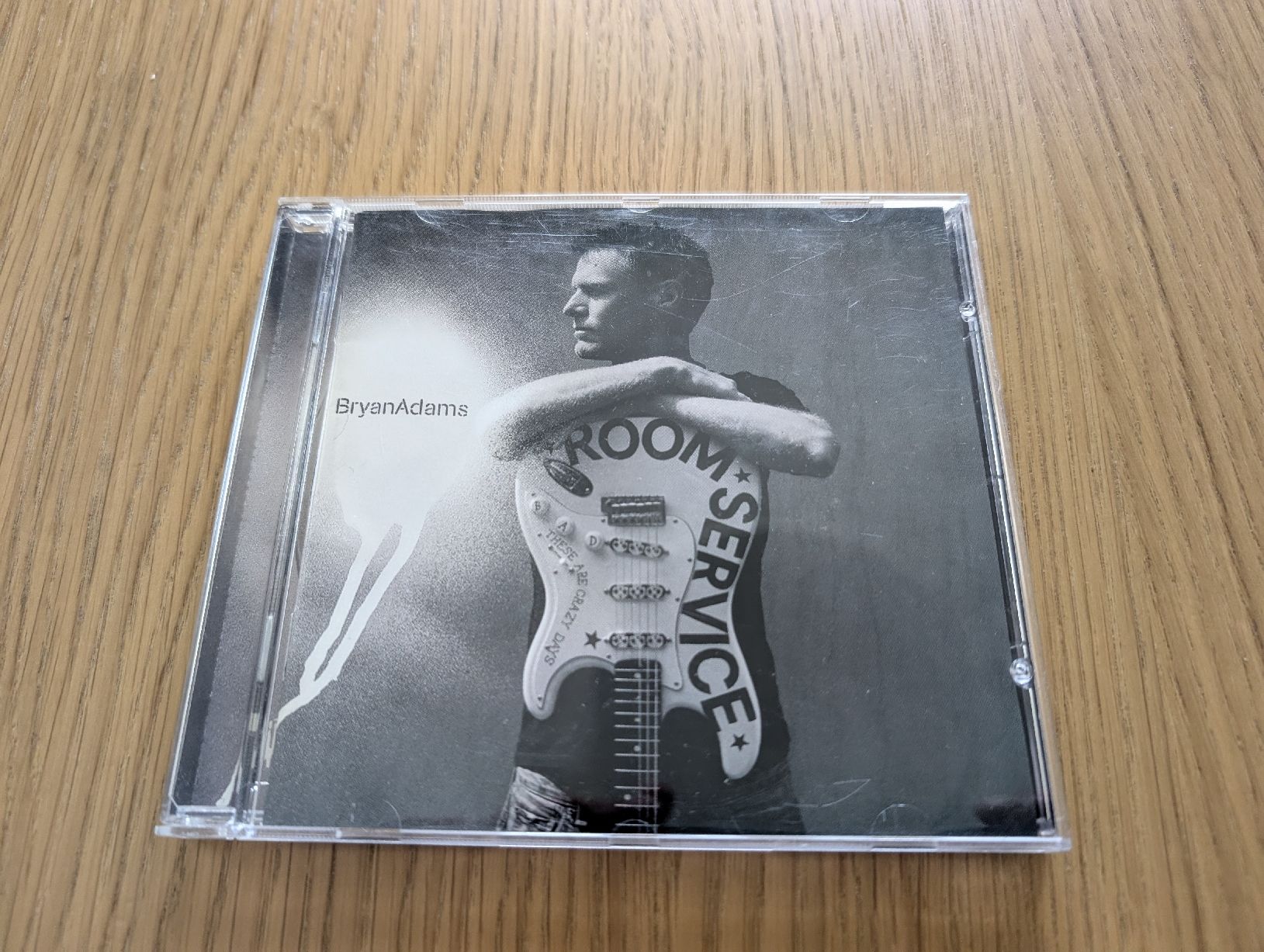 CD: Bryan Adams Room Service CD – Usato da Breganzona venduto da oligab81