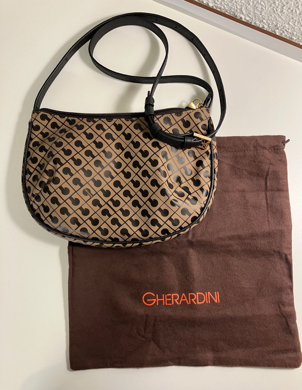 Borse da donna: Coole Crossbody von Gherardini – Nuovo (secondo la descrizione) da Zürich venduto da piacente 1