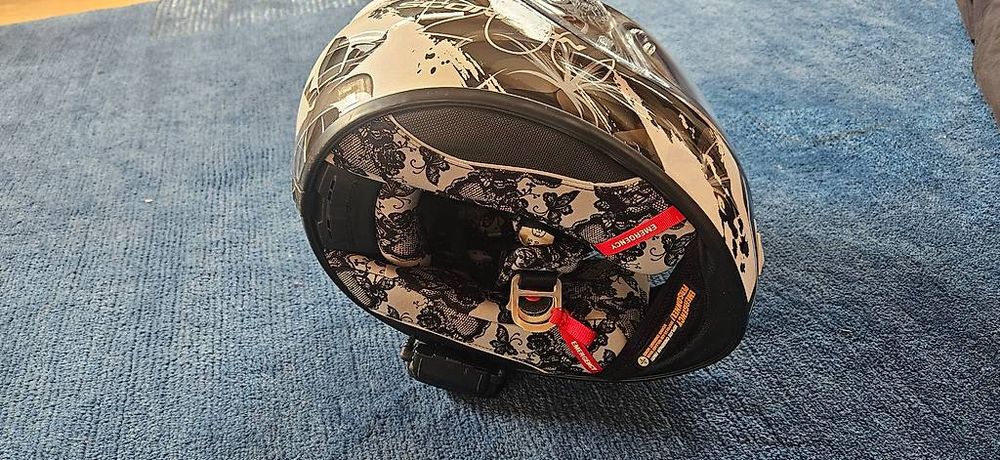 Casques & visières: Casque moto pour Dame Taille 54 de Scorpion – D'occasion à Chatel-St-Denis par Mamf 3