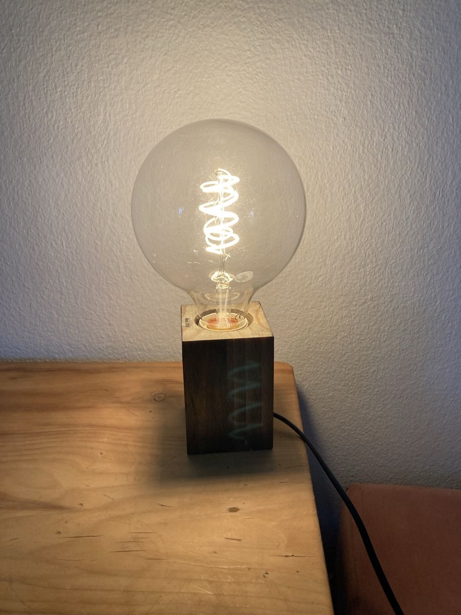 Micasa Lampade: Leuchte mit toller Glühbirne – Usato da Luzern venduto da bettinaalexandra