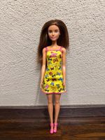 Barbie Puppe mit Sommerkleid gelb sehr guter Zustand