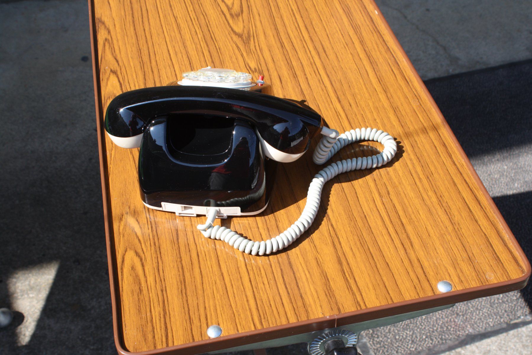 Telefoni: TELEFON VINTAGE MIT WÄHLSCHEIBE – Usato da Wauwil venduto da Pneuedy 6