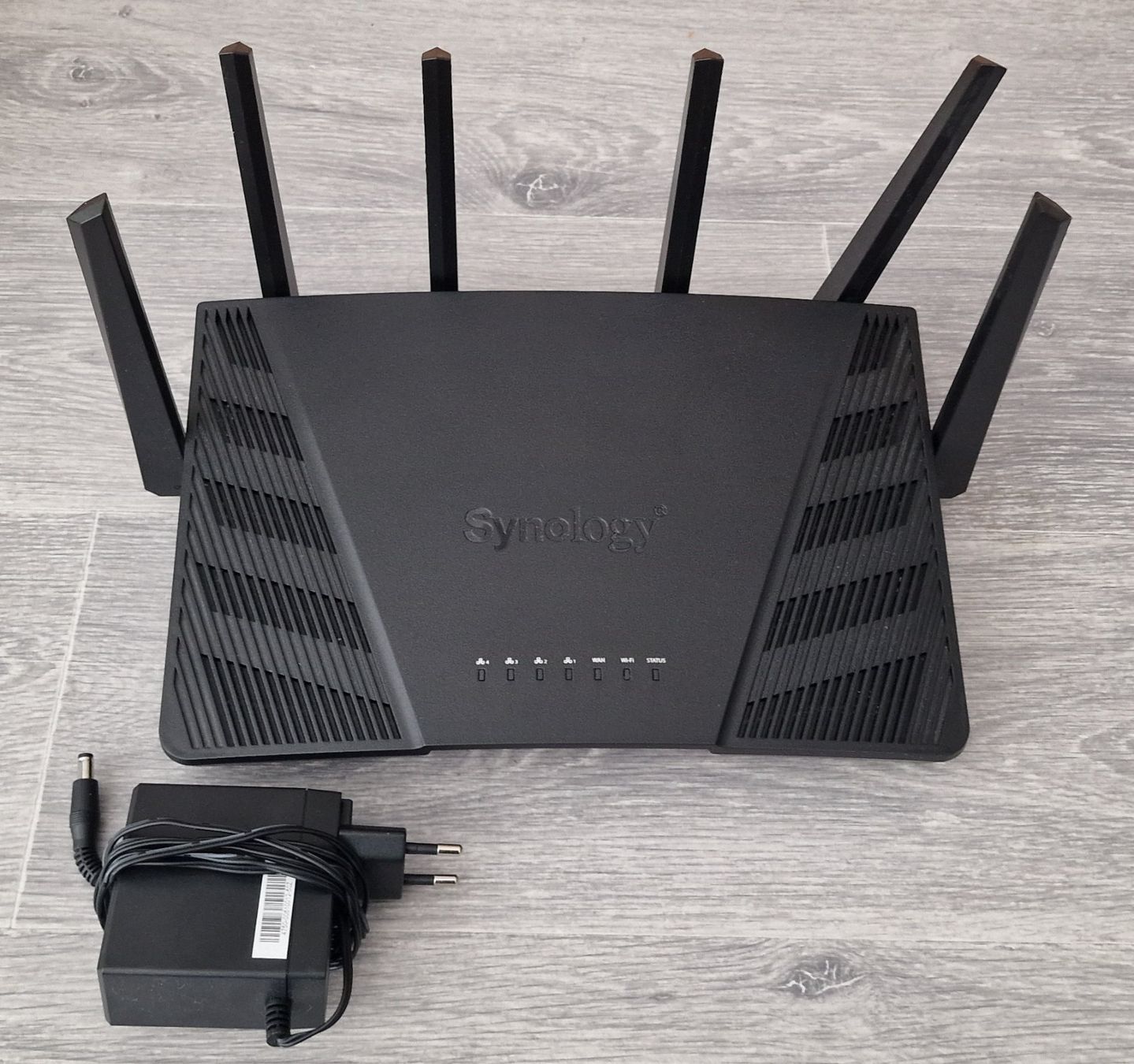 Synology Modem & Router: Synology RT6600ax Router + 6x MR2200ac Mesh Acces – Usato da Wetzikon ZH venduto da xellent79 1
