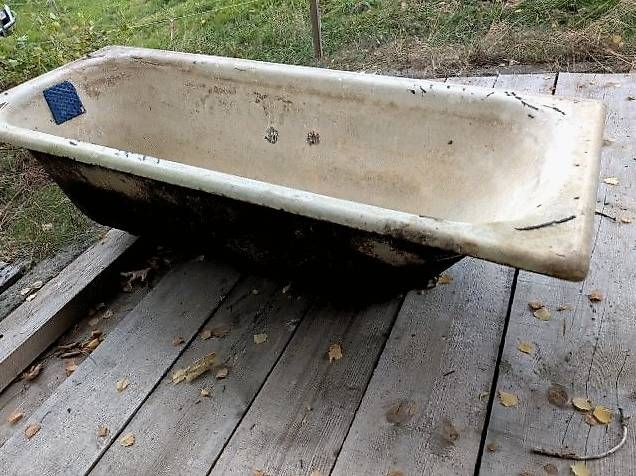 Baignoires: Badewanne alt – D'occasion à Schwarzenburg par koh_p9d9 1