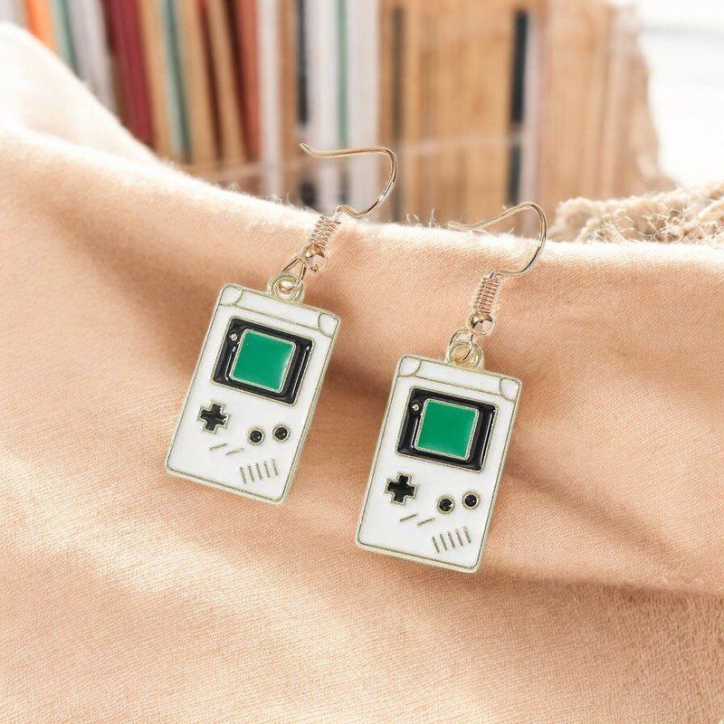 Orecchini pendenti & Orecchini a lobo: Boucles d'oreilles Rétro Console pas Gameboy Rétrogaming – Nuovo e nell'imballaggio originale da Meyrin venduto da Nostalgica 1