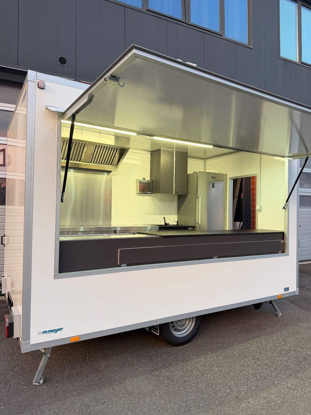 Anhänger: Verkaufsanhànger/Foodtrailer – Neu (gemäss Beschreibung) aus Düdingen von GM2021 1