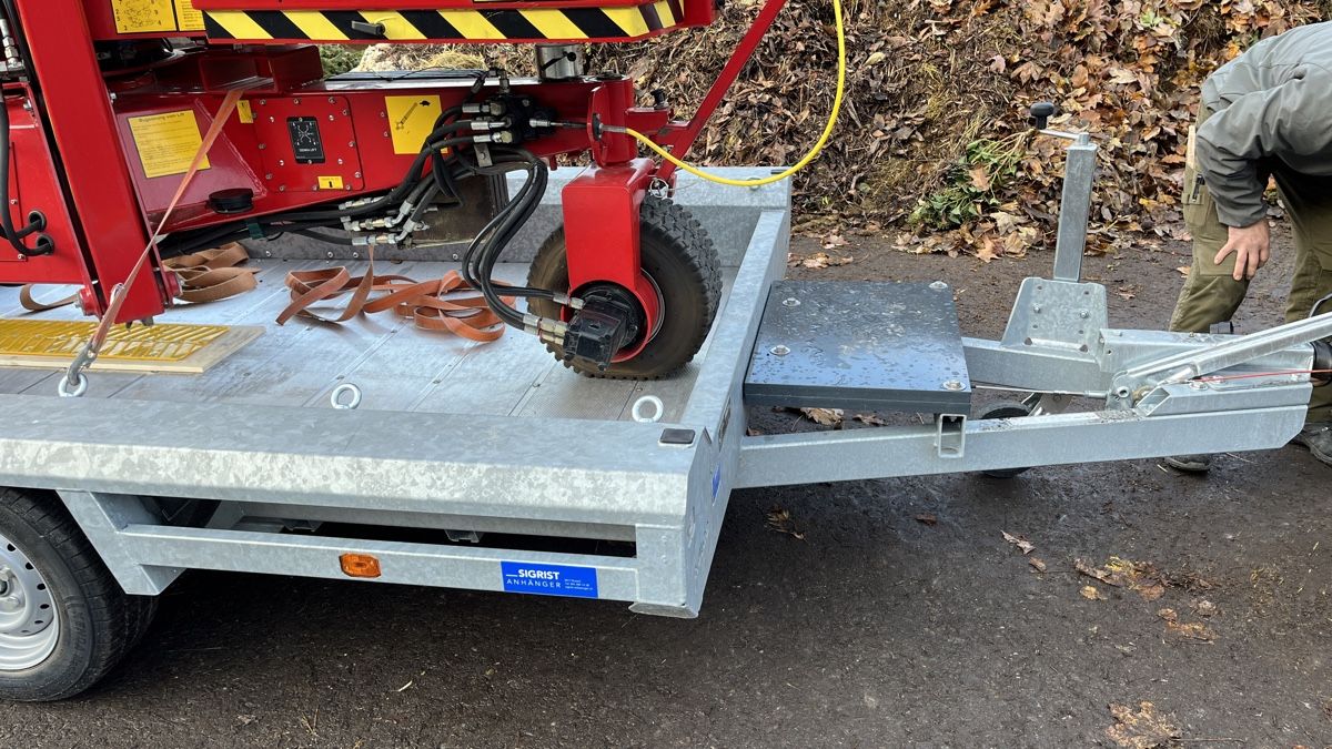 Hebebühne & Wagenheber: Hebebühne /Sky Lift/ Arbeitsbühne 22m – Gebraucht aus Läufelfingen von ErneAktion 1