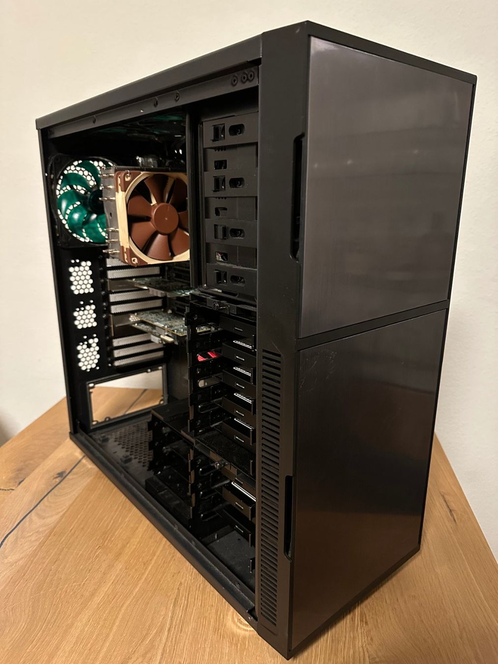Server mit 8x 3.84TB SAS, 6x 1.92TB SATA SSD & 512GB ECC RAM (Gebraucht ...