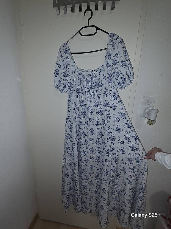 Vestiti: Sommerkleid mit Blumen – Usato da St. Gallen venduto da ruz_t5lk