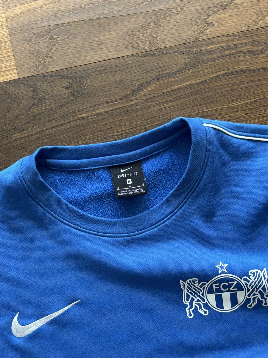 Pullover & Sweatshirts: FCZ Trainingspullover – Gebraucht aus Männedorf von Spargeluno 1