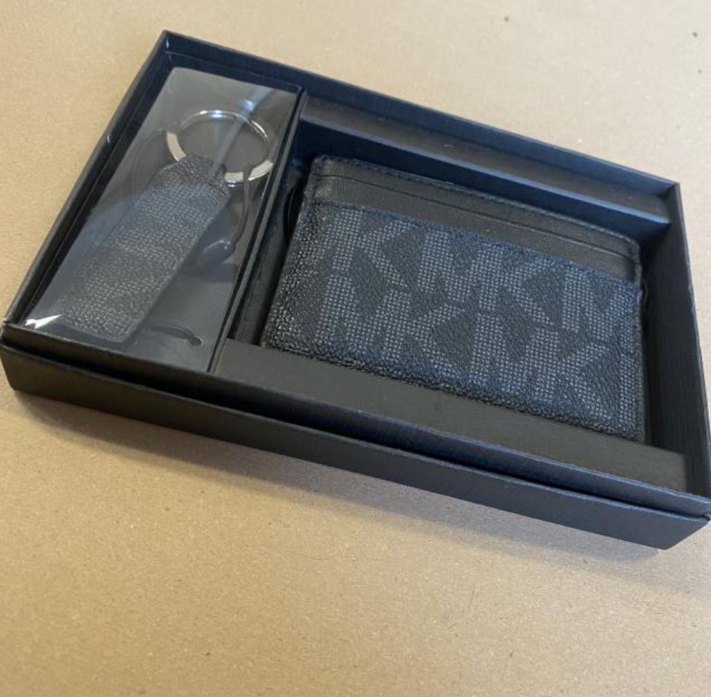 Michael Kors Portafogli: Michael Kors Cardholder & Keychain Set New – Nuovo (secondo la descrizione) da St. Gallen venduto da sourced_limited 2