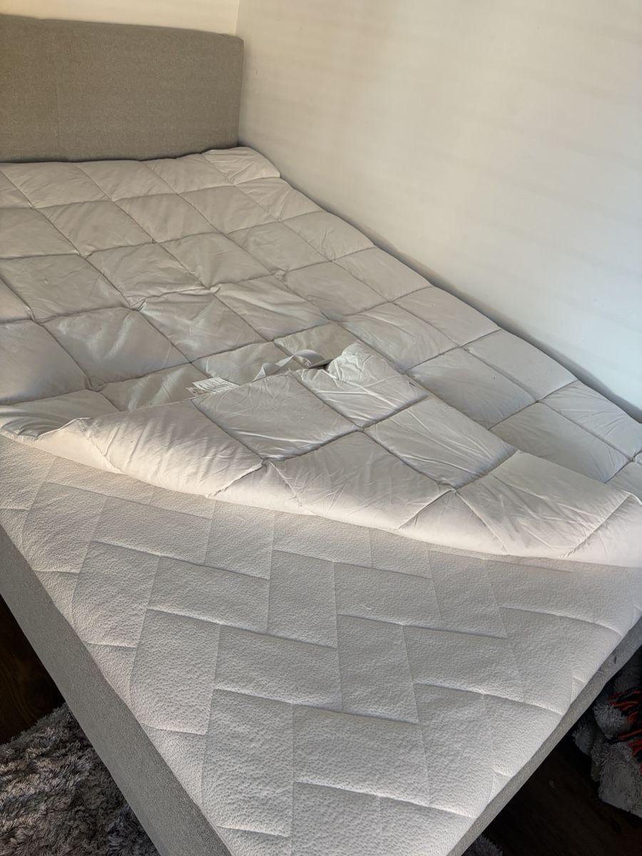 Pfister Betten: Boxspringbett 140x200 mit Topper, neuwertig – Neu (gemäss Beschreibung) aus Erlenbach ZH von kat_rkv7 2