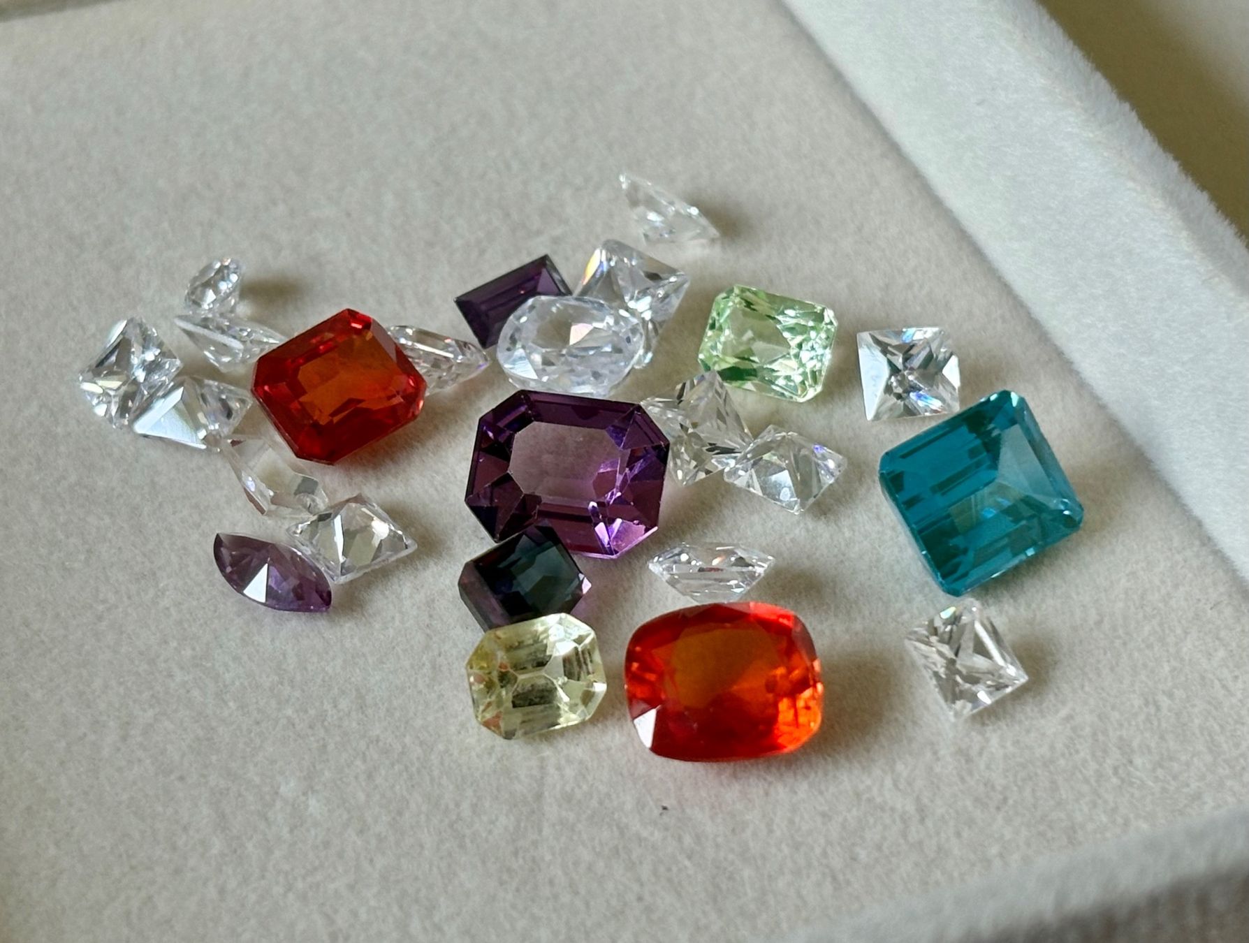 Edelsteine: Lot Schmucksteinen (Synthetisch) 70.3 ct – Gebraucht aus Brugg AG von lau_9rvy 1
