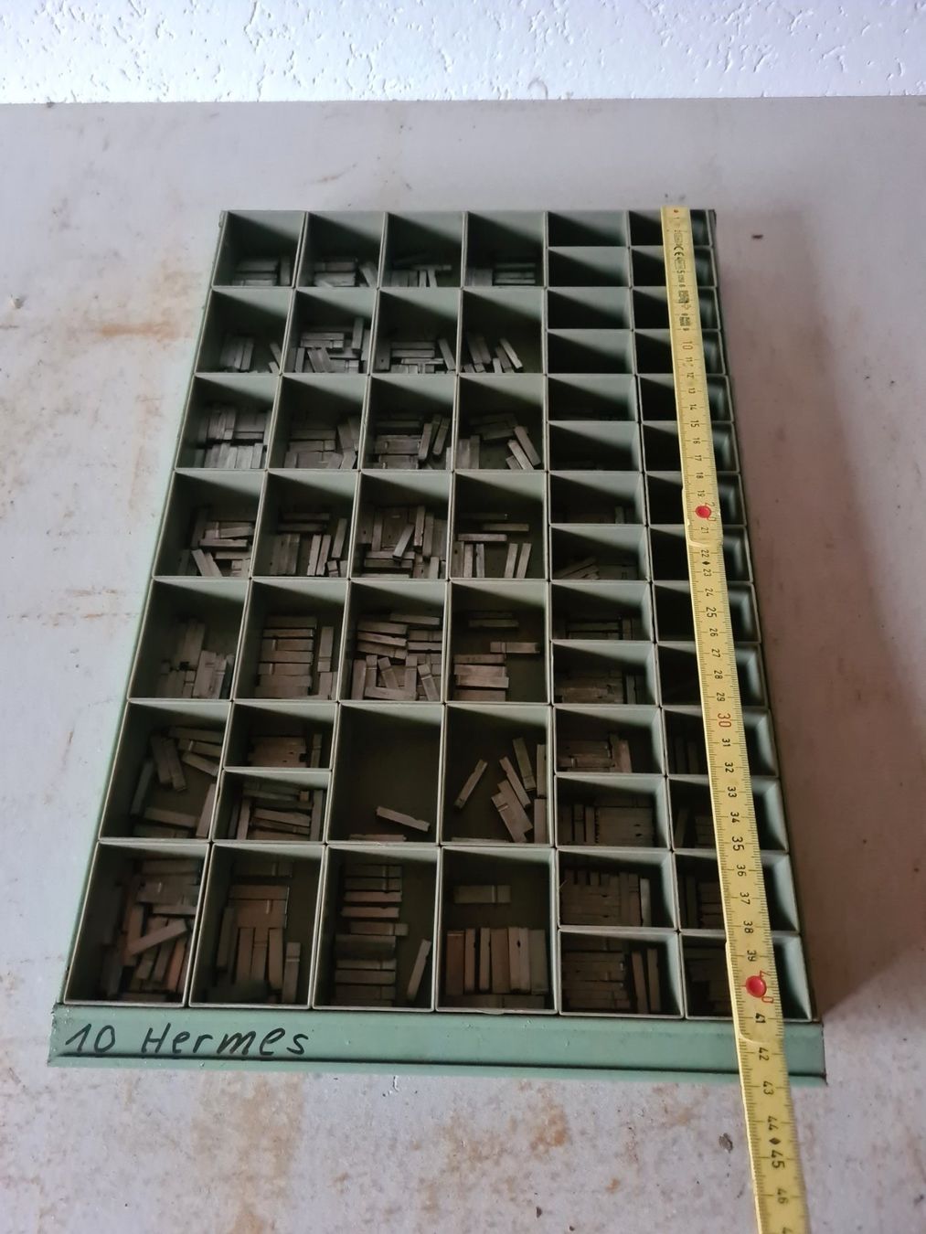 Tutti gli attrezzi: Bleisatz Buchstaben Letterpress Hermes 10 – Usato da Escholzmatt venduto da FuyuIgloo