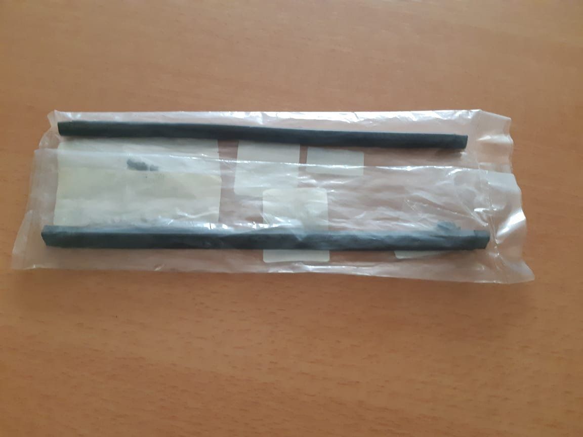 Ford Alle Autoersatzteile: Dichtung Seitenscheibe,     1964 - 1966 Mustang – Neu und originalverpackt aus Niedergösgen von usc_l9pz