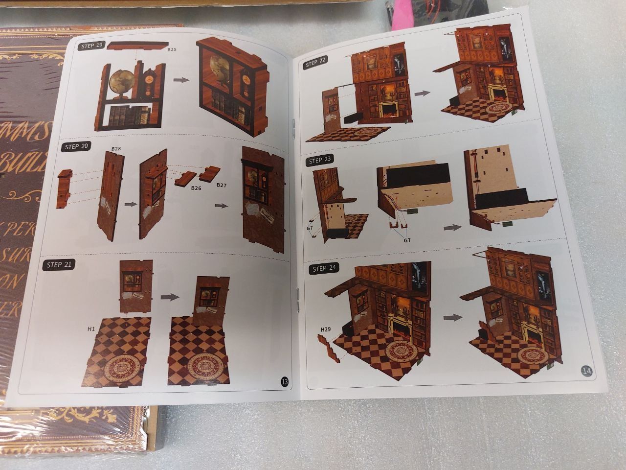 Livres: Book Nook Grimms Small Building – Neuf avec emballage d'origine à Pambio Noranco par Pol69 3