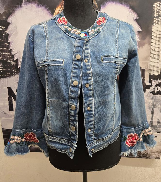 Giacche: Jeansjacke Damen Grösse S mit Perlen bestickt – Usato da Rheinsulz venduto da Dred 2