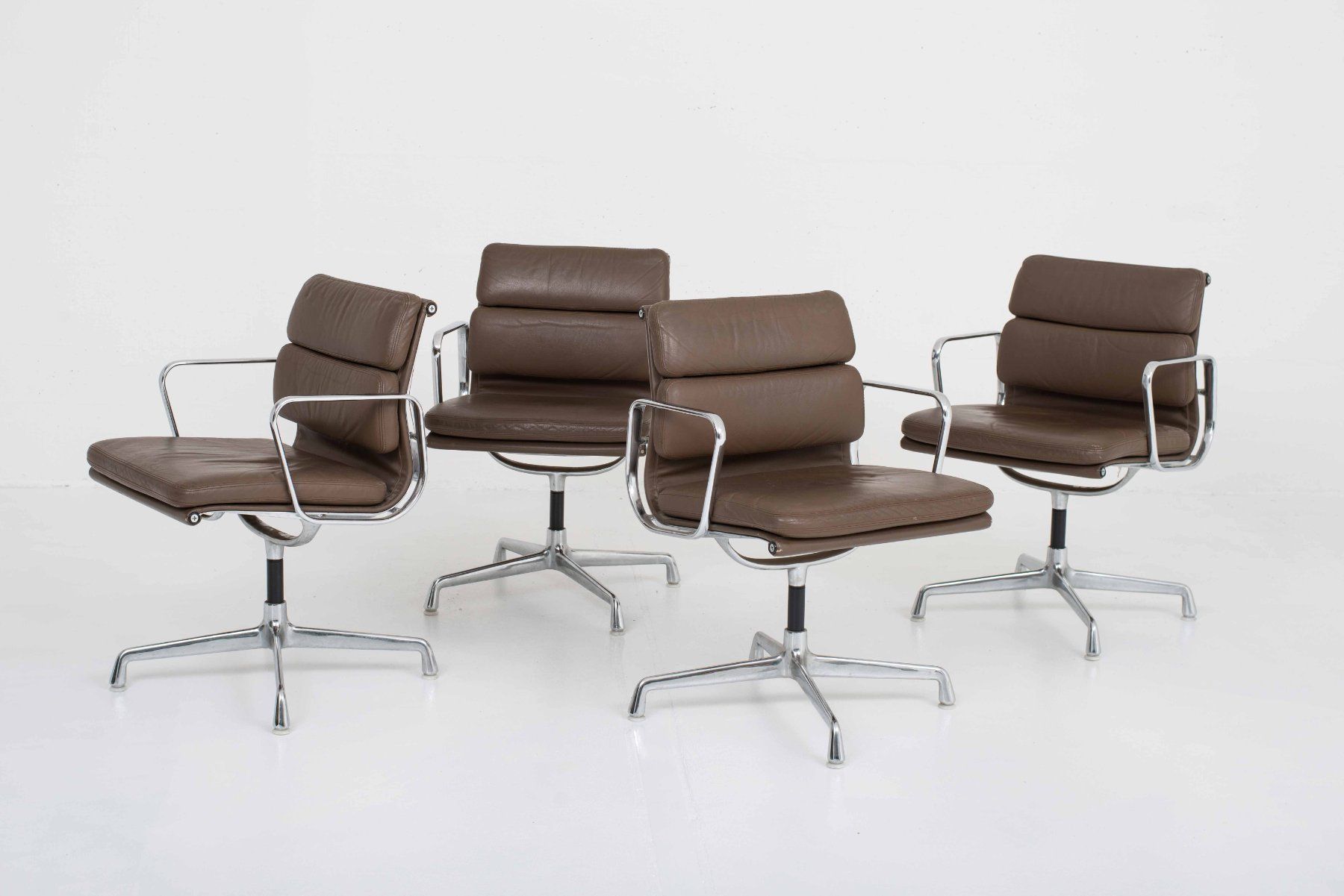 Vitra Stühle: Vitra / Herman Miller -  Eames EA 208 Soft Pad Bürostuhl – Gebraucht aus Zürich von STUZH38 7