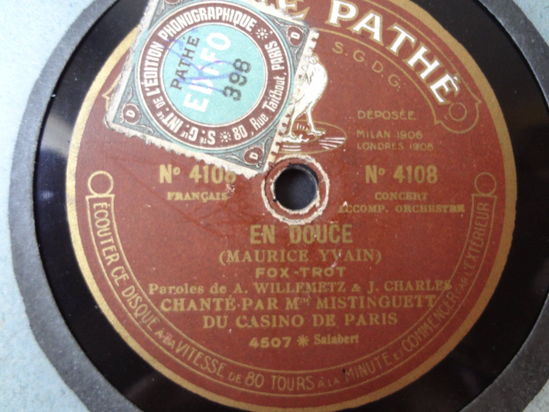 Dischi in vinile: Disque 78 tours Pathé saphir 30cm Mistinguett La Java 4108 – Usato da Aigle venduto da Robflac55 1