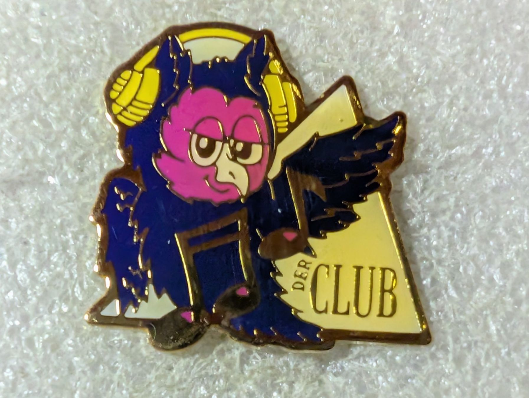 Placchette & Badge: Ansteckpin 110: Der Club – Usato da Oppligen venduto da Pin-Fall-Shop