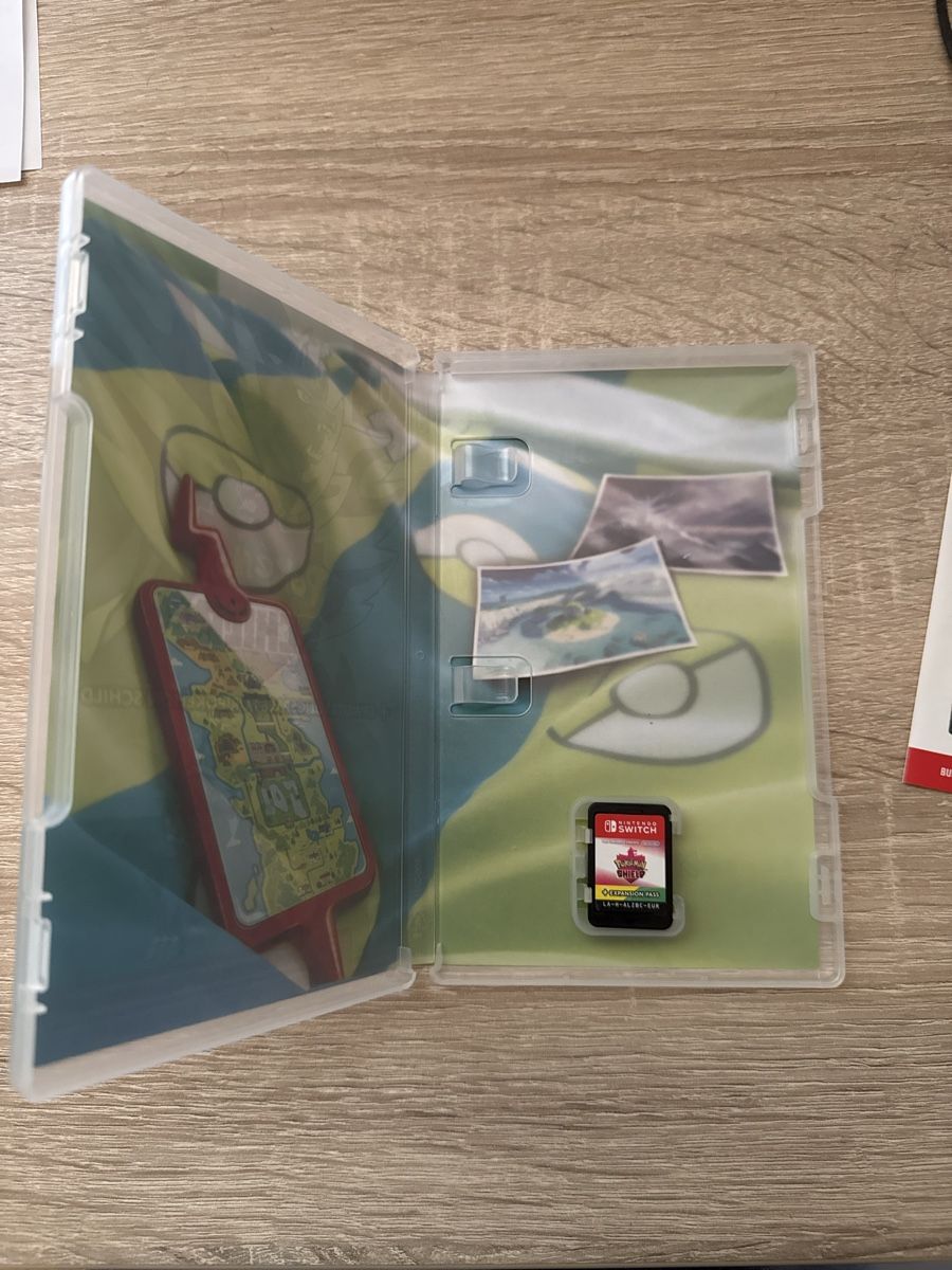 Pokémon Giochi: Nintendo Switch Spiel Pokemon Schild + Erweiterungspass – Usato da Oberwil venduto da mar_fqj8 2