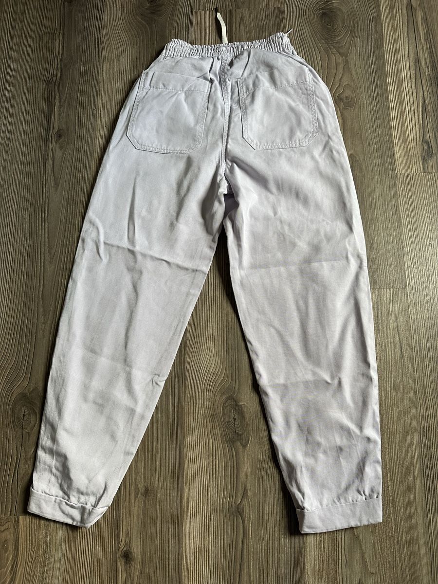 Bershka Pantaloni: Cargohose lila Gr. 32 – Usato da Schaanwald venduto da ael248 3