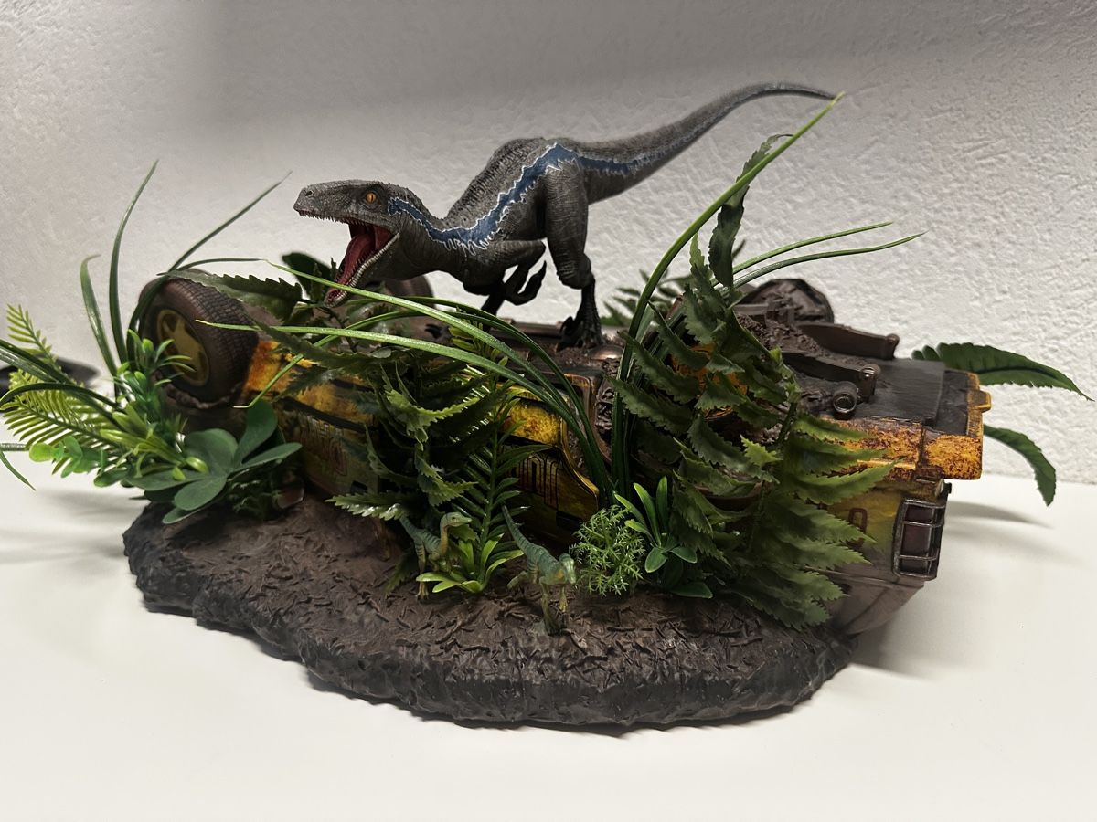 Statuette: Jurassic World: Blue, Iron Studios Deluxe, 1/10 Scale – Usato da Herznach venduto da SusanneB0102 9