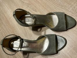 Sandalen olive mit Keilabsatz von Hogan