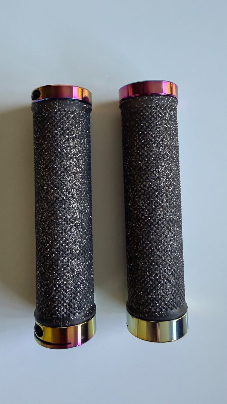 Ersatzteile: Supacaz Diamond Kush MTB Griffe – Neu (gemäss Beschreibung) aus Meilen von Andy2305