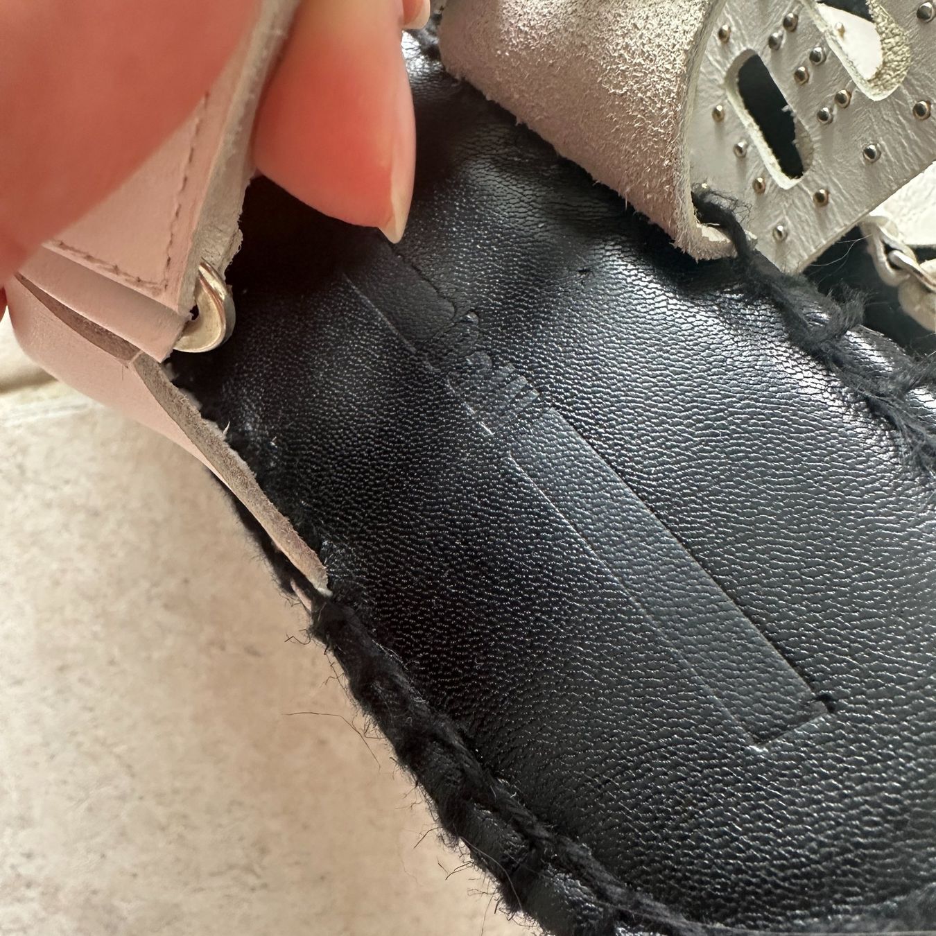 Alexander Mcqueen Damenschuhe: MCQ Sandalen, Gr. 38, Weiss mit Staubbeutel. – Gebraucht aus Zofingen von JumpInVintage 2