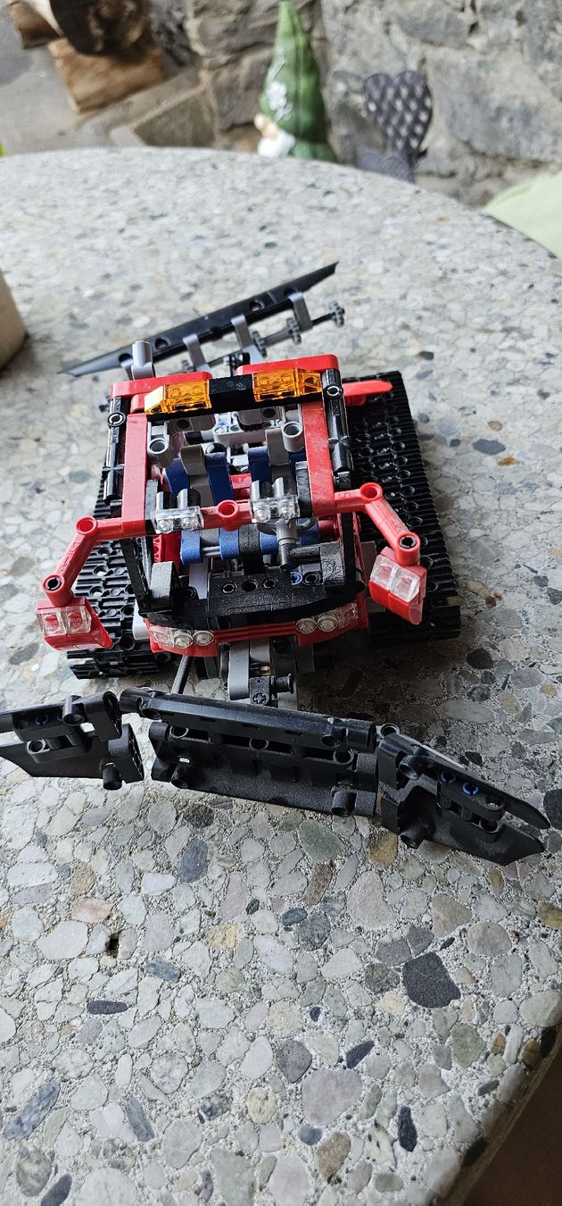 Technics Kit di costruzioni: Lego Technic Pistenfahrzeug – Usato da Ferden venduto da jemyce 1
