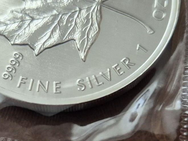 Tutti le monete: 1 Unze Silbermünze "Maple Leaf", Canada 1990, eingeschweisst – Nuovo e nell'imballaggio originale da St. Moritz venduto da Guenteratch 4
