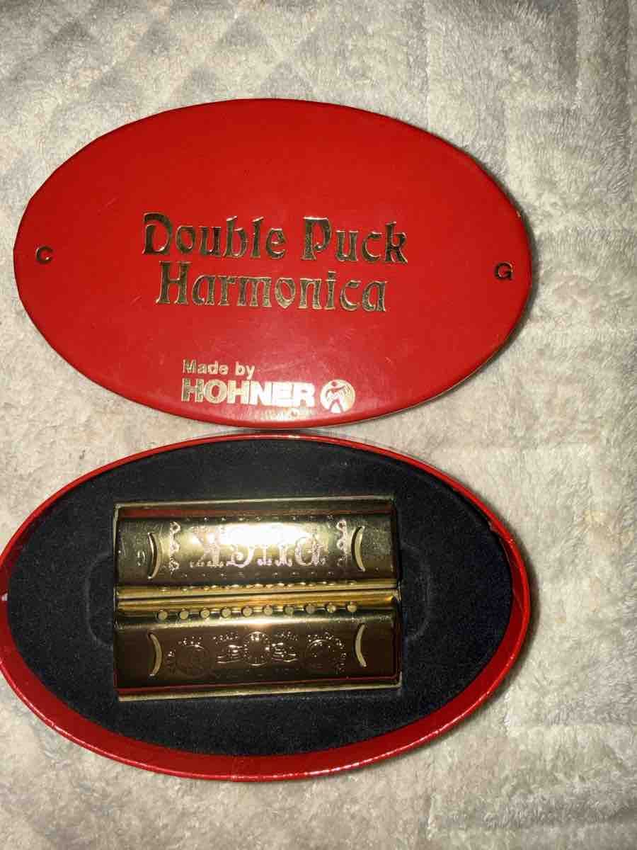 Hohner Strumenti musicali: Hohner Double Puck Harmonica im Etui guter Zustand – Usato da Emmenbrücke venduto da D00na8893