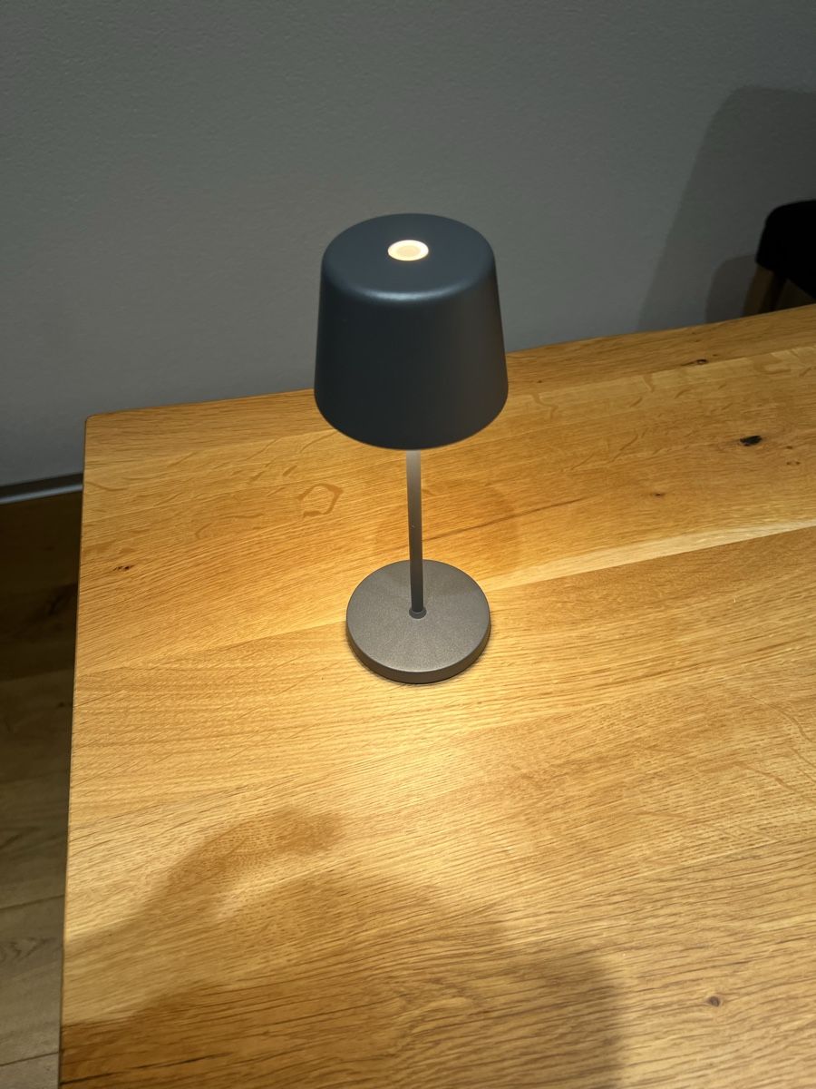 Lampade: Molto Luce Aesta Mini T Tischleuchte – Nuovo e nell'imballaggio originale da Stalden VS venduto da Sandro_Regotz