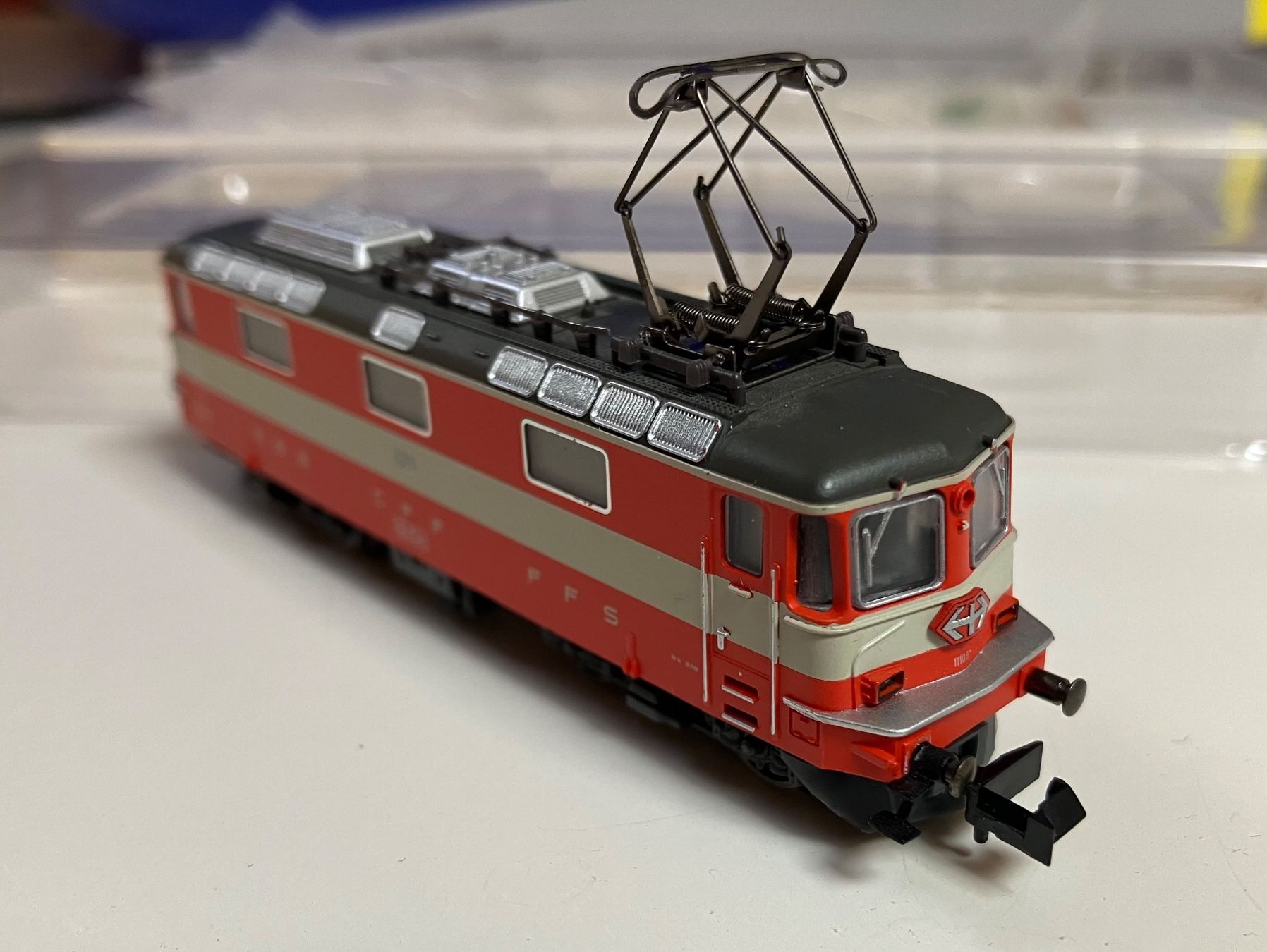 Trix Modelleisenbahnen: Re4/4 SBB  CFF Swiss Express DIGITAL Eckigen Scheinwerfer – Gebraucht aus Dompierre VD von immorentes 1