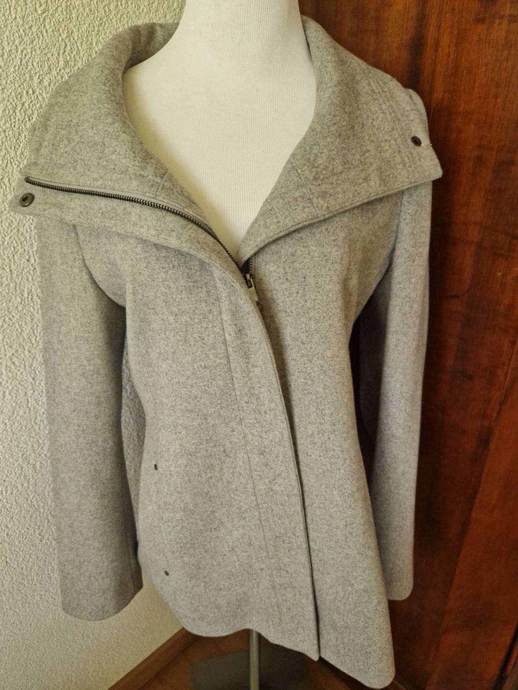 Esprit Cappotti: ESPRIT Kurzmantel / Jacke – Usato da Möhlin venduto da Cloudy73