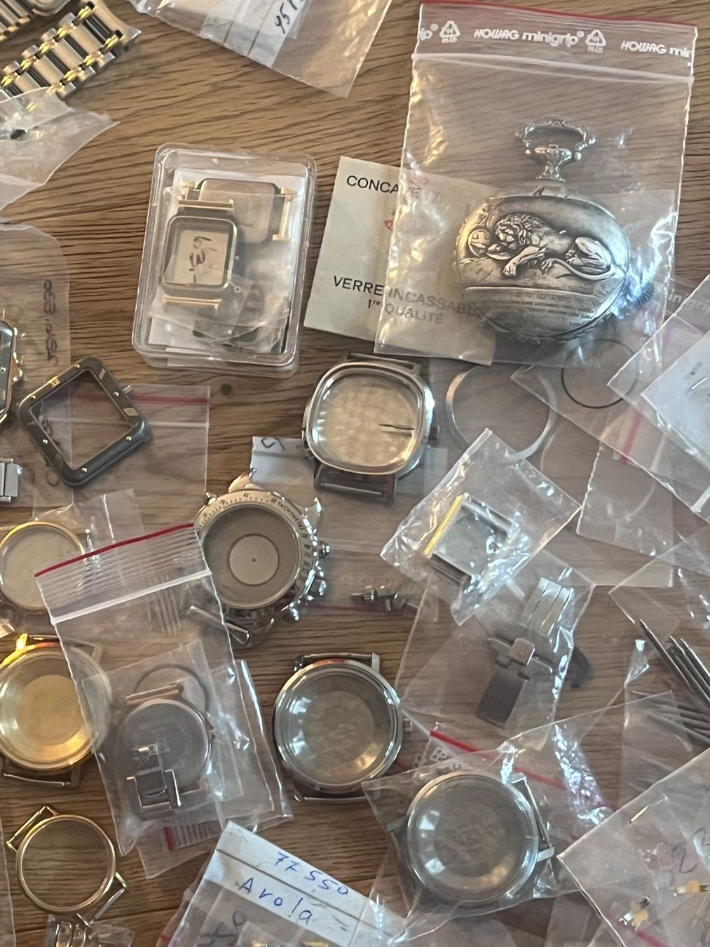 Bucherer Orologi: Bucherer Gehäuse, Bänder und andere Teile – Nuovo (secondo la descrizione) da Worblaufen venduto da chronyves 1