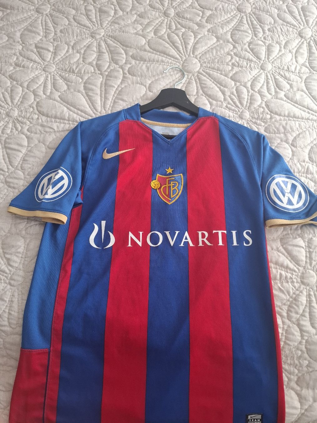 Leibchen & Hosen: Fc Basel/Stocker – Gebraucht aus Rickenbach Sulz von Gugsi96