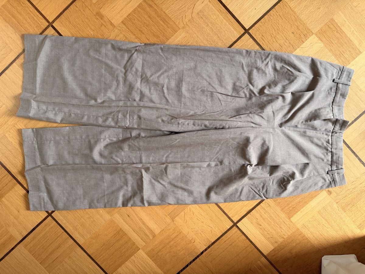 H&M Pantaloni: schöne Anzugshose – Usato da Unterentfelden venduto da ame_tf2n