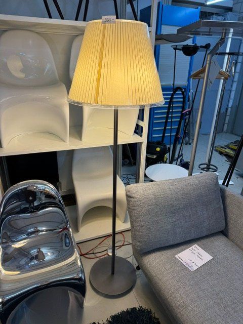 Artemide Lampade: Artemide Choose Mega Stehleuchte – Usato da Zollikofen venduto da OberliAG