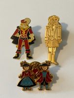 3 Pin Figuren (4) Trachten / Uniform