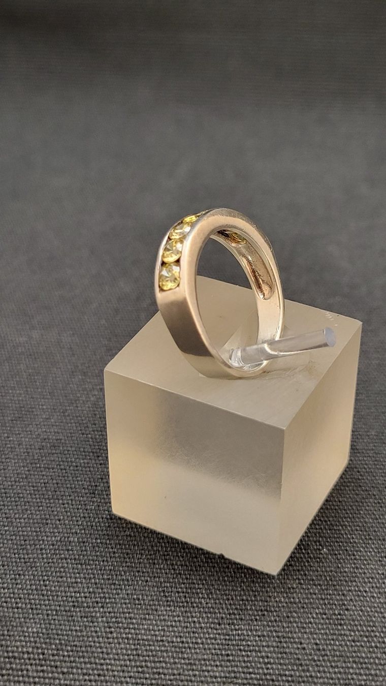 Bagues: Silberring mit gelben Steinchen – D'occasion à Basel par spinne02 5