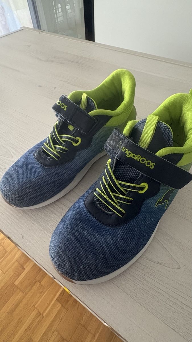 Scarpe da uomo: KangaROOS Hallenschuhe Grösse 33 – Usato da Stäfa venduto da sch_m7kj
