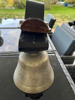 Glocke mit Lederriemen Metall silberfarben gebraucht