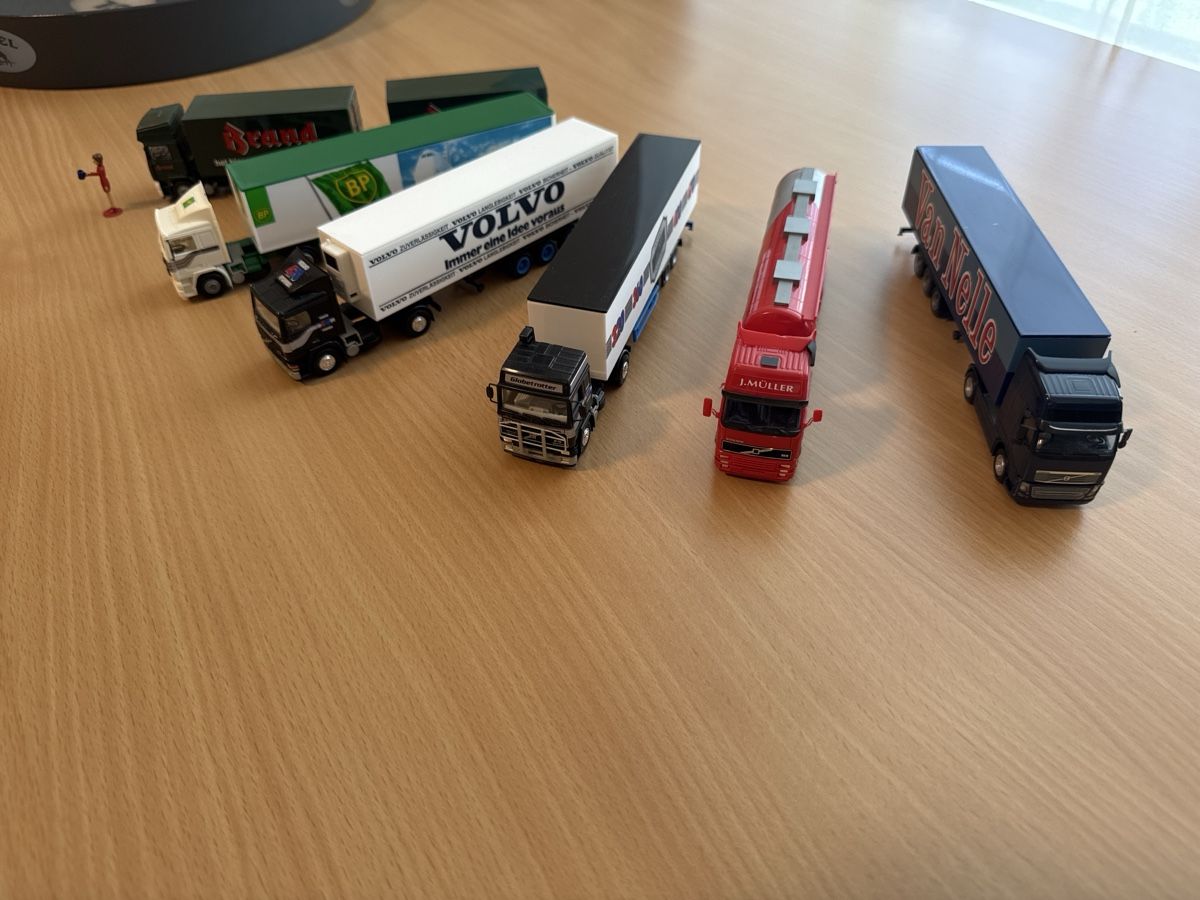 Herpa Modellini d'auto: Volvo f12 / fh12  – Usato da Schenkon venduto da Andeli02 1